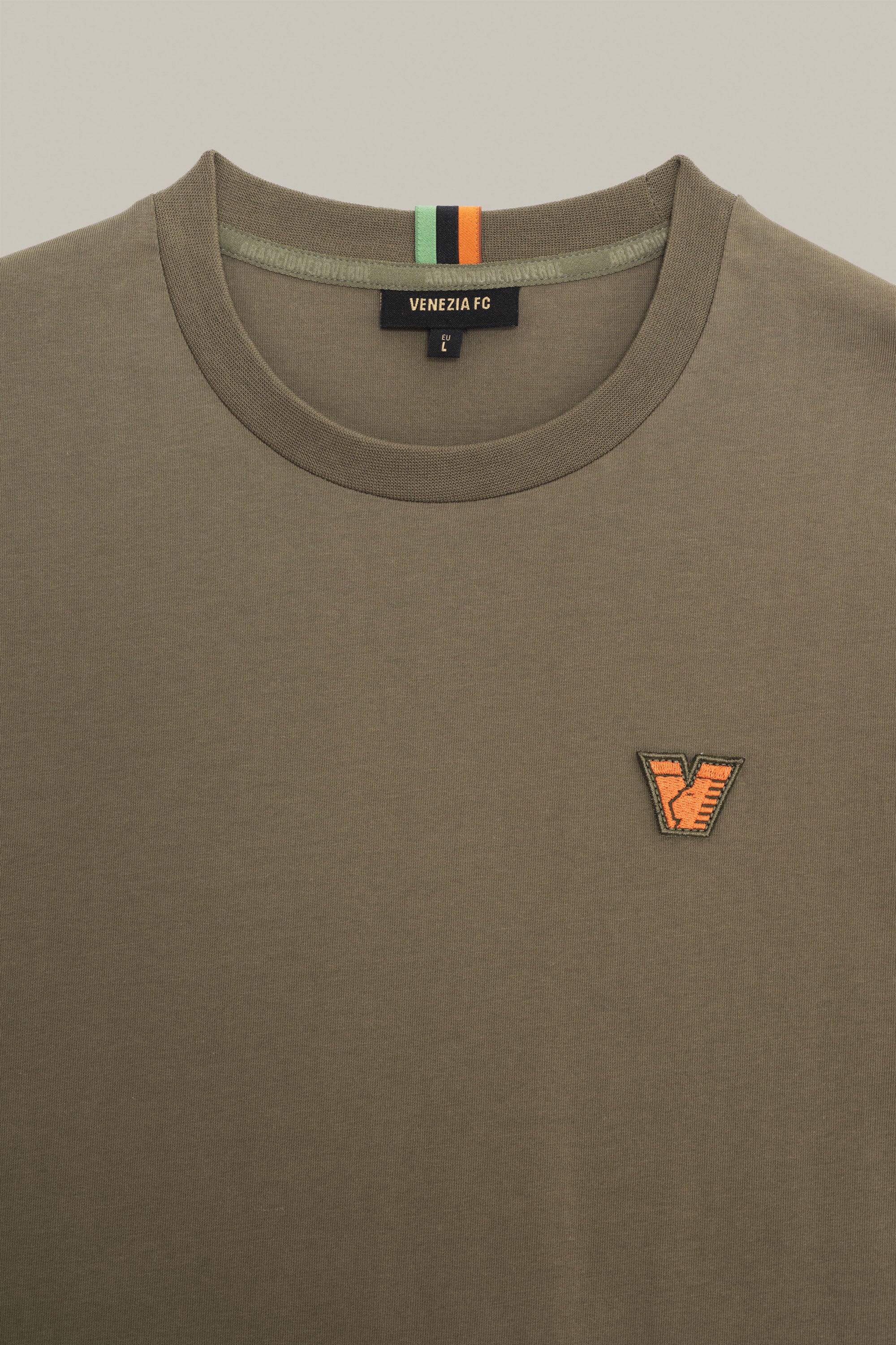 Logo Tee Green – Youth - Image 3